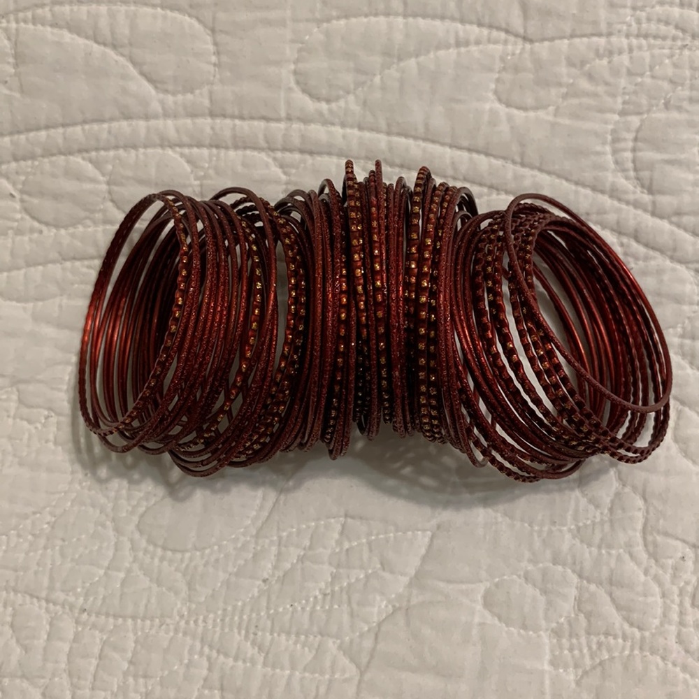 Maroon and gold fleck fashion bangles